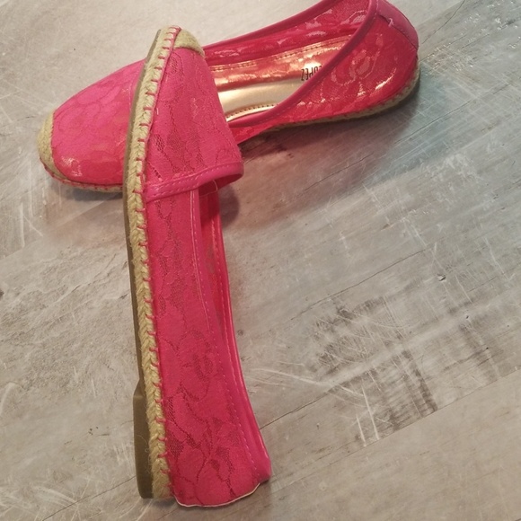 Shoes - Picture 4 of 5